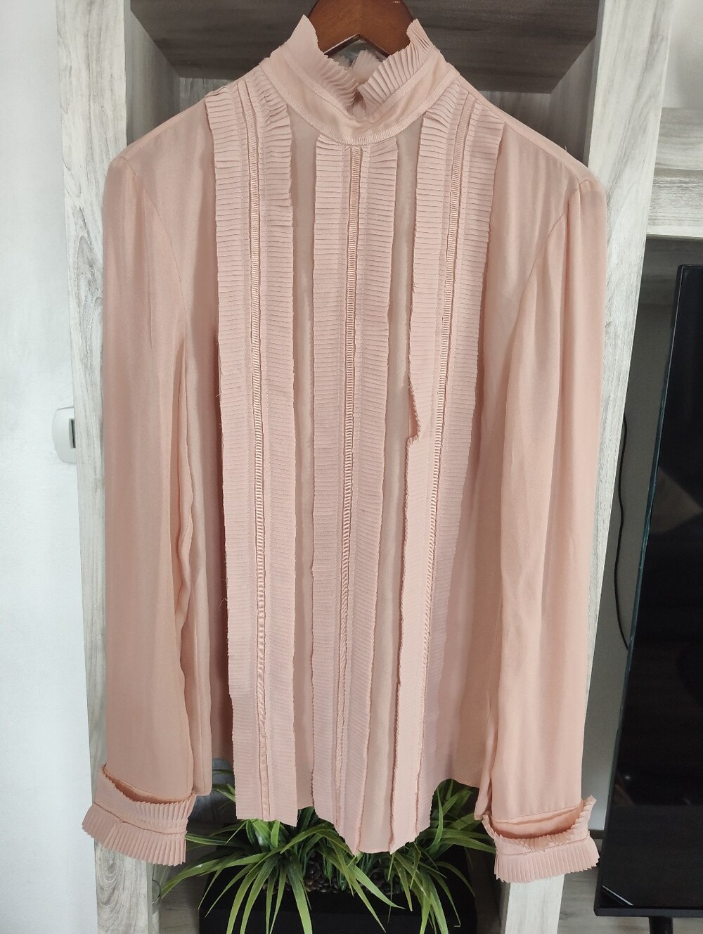 NICHOLAS  Vintage Top 100% Silk Pale Blush Pintuck High-Neck Long-Sleeve Blouse